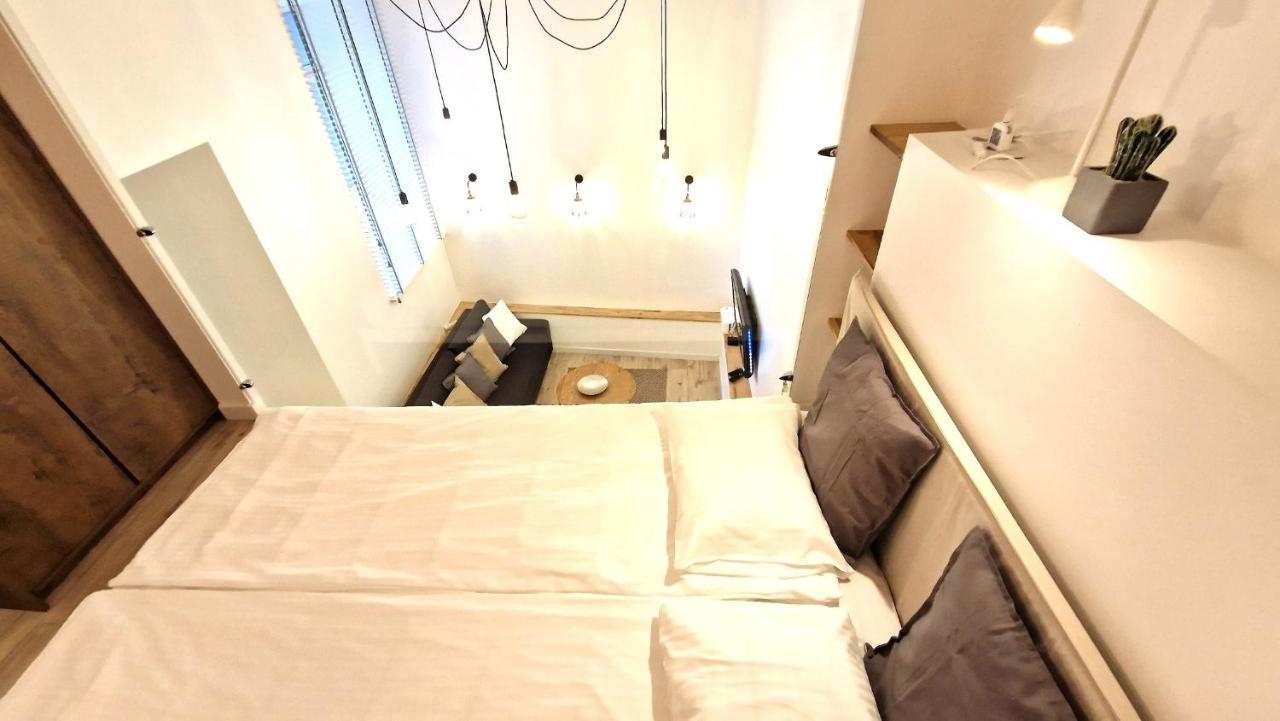 Zema5 Old Town Loft Apartment วิลนีอุส ภายนอก รูปภาพ